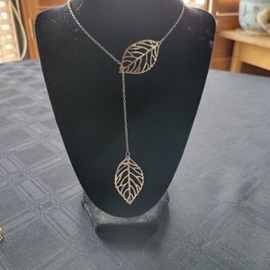 Cute leaf necklace